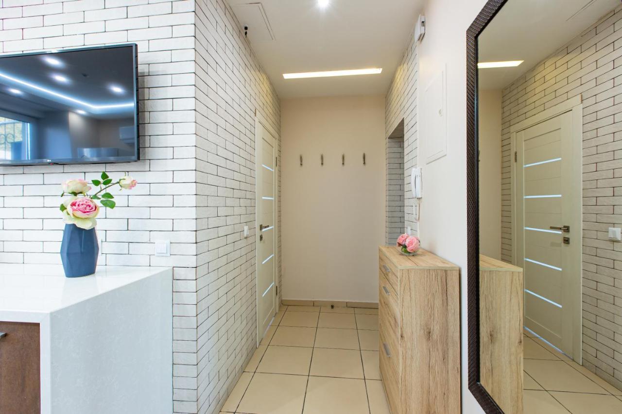 Big Jacuzzi , Sauna , Khreshchatyk Apartments Kyiv Exterior photo